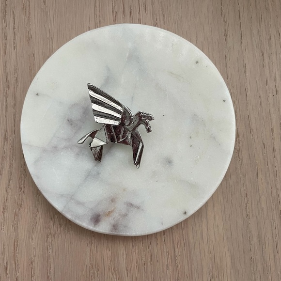 Origami Pegasus Winged Horse Silver Metal Pin Badge - Picture 2 of 4